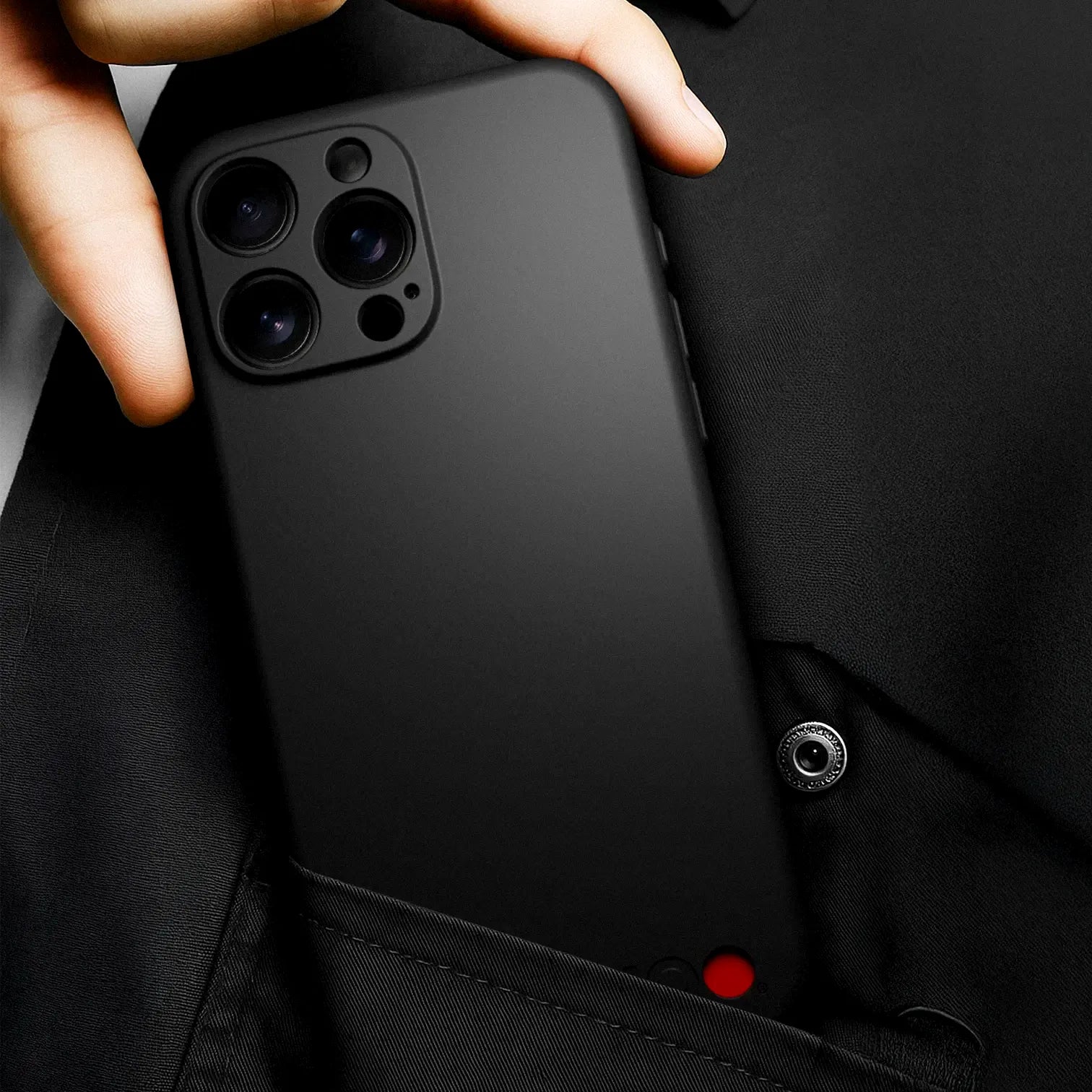 Schwarz / iPhone 16 Pro Max