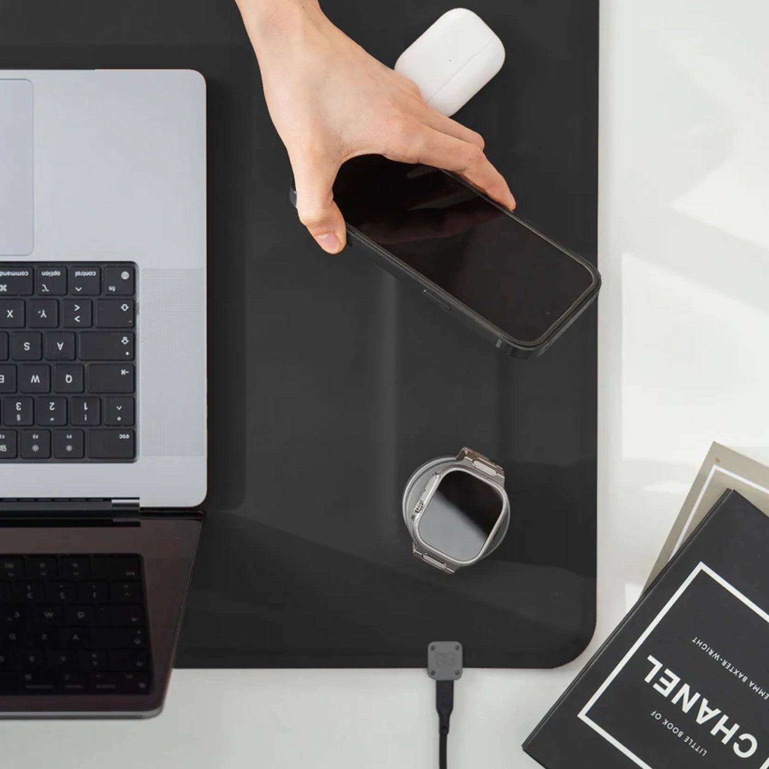 Space Black / ohne Watch Charger