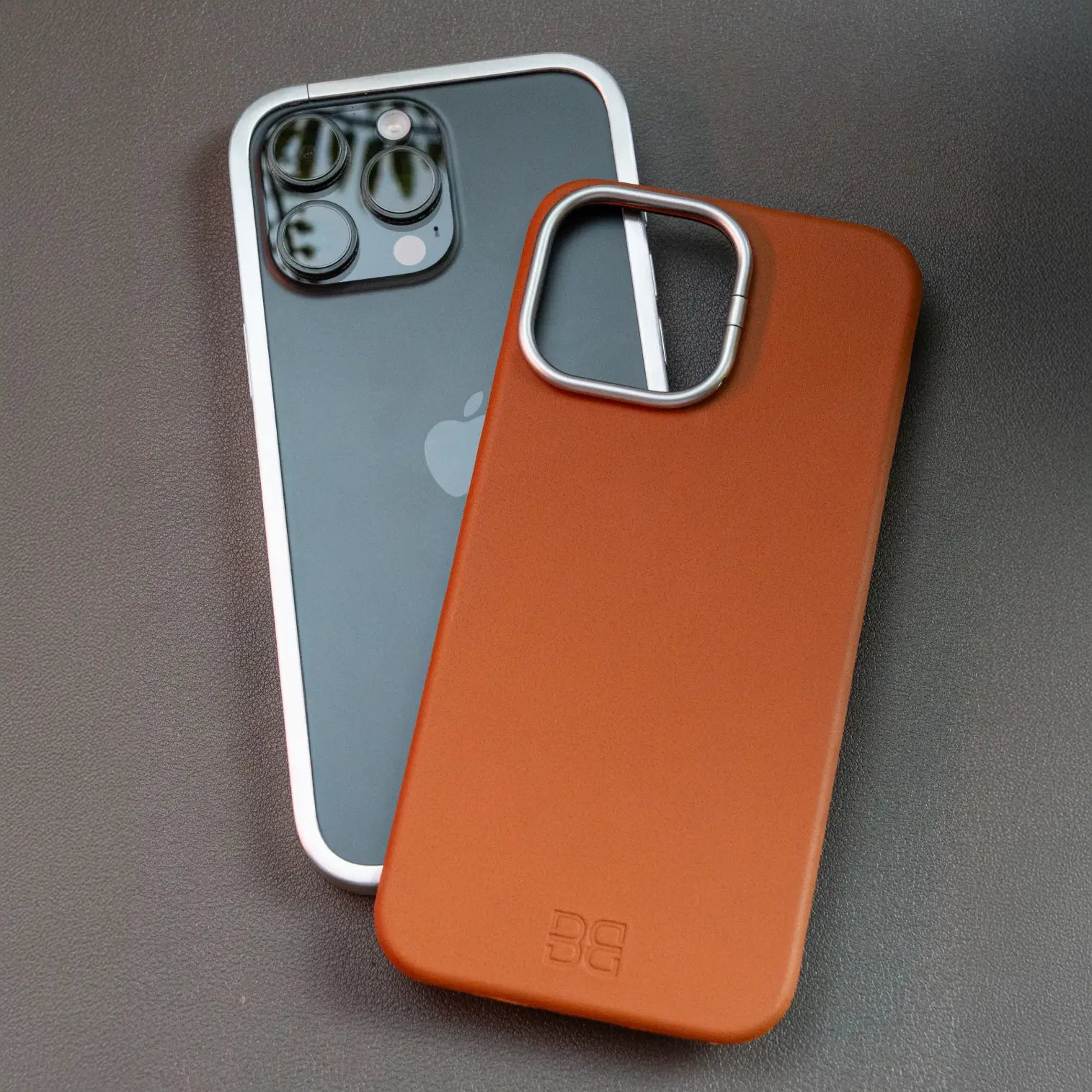 iPhone 16 Pro / Schwarz / Ja / MagPlate